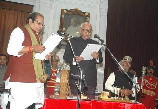 Ramanand Prasad Singh taking oath before Governor  R.L. Bhatiya at Raj Bhawan, Patna on 30th January, 2009. 