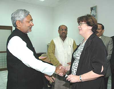 Ms Rosann Wowchuk Dy. Premier and Minister, Govt. of Manitoba, Canada with CM at 1, Aney Marg, Patna.