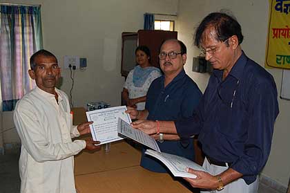 Dr Sushil Kumar Director NDRI Giving  Certificate to a Trainee from Bihar