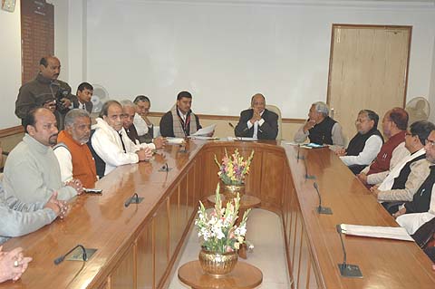 All party delegation members of Bihar in a conference room at Agriculture Ministry along with C.M., Deputy C.M. Bihar and Union Agriculture Minister,  Sharad Pawar and Union State Agriculture Minister,  Akhilesh Pd. Singh.