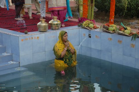  Patna residence: Rabri's Chhath puja